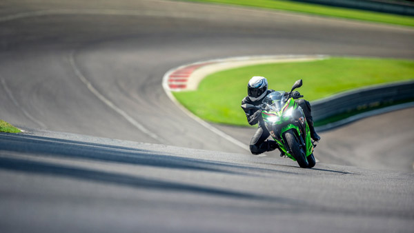 ಭಾರತದಲ್ಲಿ ಬಿಡುಗಡೆಗೆ ಸಜ್ಜಾಗುತ್ತಿದೆ 2022ರ ಕವಾಸಕಿ ನಿಂಜಾ 400 ಬೈಕ್