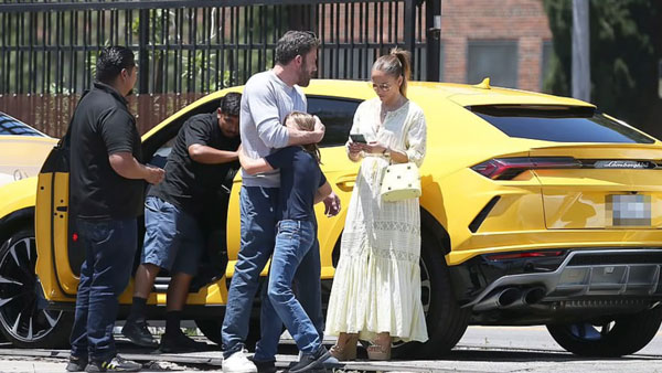 ದುಬಾರಿ BMW ಕಾರಿಗೆ ಡಿಕ್ಕಿ ಹೊಡೆದ ಹಾಲಿವುಡ್ ಖ್ಯಾತ ನಟನ 10 ವರ್ಷದ ಮಗ 