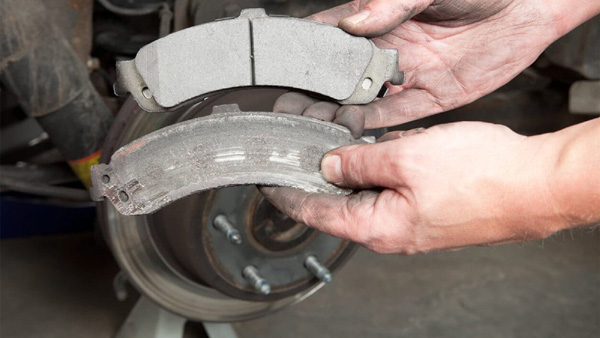 ಕಾರಿನ ಬ್ರೇಕಿಂಗ್ ಸಮಸ್ಯೆಗಳ ಈ ಲಕ್ಷಣಗಳು ಕಂಡು ಬಂದರೆ ನಿರ್ಲಕ್ಷಿಸದಿರಿ