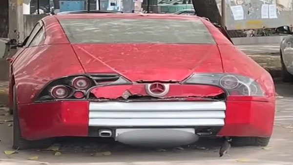 ರಸ್ತೆ ಬದಿ ಅನಾಥವಾಗಿ ಬಿದ್ದಿದೆ ಡಿಸಿ ಡಿಸೈನ್‌ನಿಂದ ಮಾಡಿಫೈಗೊಂಡ ಐಷಾರಾಮಿ ಕಾರು