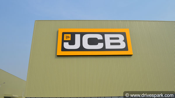 ಮದುವೆ ಮೆರವಣಿಗೆಗೆ ಬುಲ್ಡೋಜರ್ ಬಳಿಸಿದ ವರ: ಪೊಲೀಸರ ಅಥಿತಿಯಾದ ಚಾಲಕ 