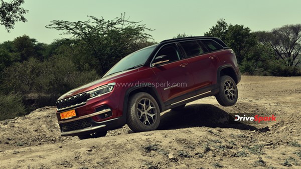 ಪತಿಯ ಹುಟ್ಟುಹಬ್ಬಕ್ಕೆ ದುಬಾರಿ ಬೆಲೆಯ ಕಾರು ಗಿಫ್ಟ್ ನೀಡಿದ ಜನಪ್ರಿಯ ನಟಿ