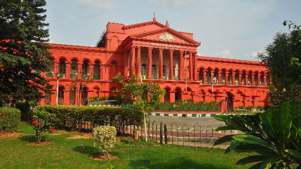 ಕಾರಿಗೆ ಆ್ಯಸಿಡ್ ಎರಚಿದ ಆರೋಪ: ಮಹಿಳೆ ವಿರುದ್ಧದ ಪ್ರಕರಣವನ್ನು ರದ್ದುಗೊಳಿಸಿದ ಹೈಕೋರ್ಟ್
