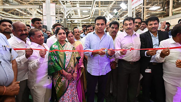  ಮಹೀಂದ್ರಾ ಉತ್ಪನ್ನಗಳಿಗಾಗಿ ಪೋಸ್ ಕೊಟ್ಟ ತೆಲಂಗಾಣ ಮಂತ್ರಿ: ಹೀರೊ ಎಂದು ಕಾಲೆಳೆದ ಆನಂದ್ ಮಹೀಂದ್ರಾ