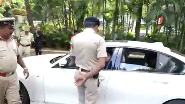 ಟ್ರಾಫಿಕ್‌ ಪೊಲೀಸರೊಂದಿಗೆ ಶಾಸಕ ಲಿಂಬಾವಳಿ ಪುತ್ರಿ ಕಿರಿಕ್: ನಿಯಮ ಉಲ್ಲಂಘಿಸಿದ್ದಲ್ಲದೇ ದಬ್ಬಾಳಿಕೆ