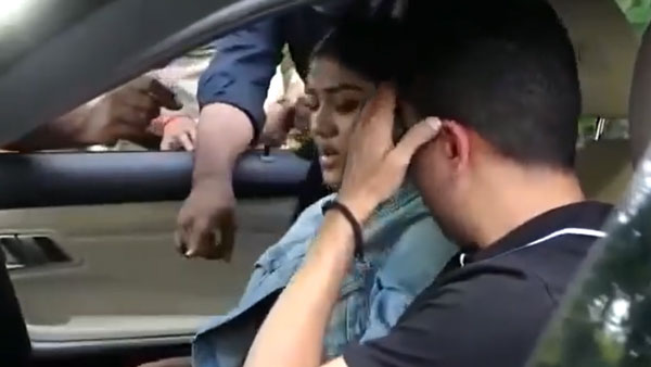 ಟ್ರಾಫಿಕ್‌ ಪೊಲೀಸರೊಂದಿಗೆ ಶಾಸಕ ಲಿಂಬಾವಳಿ ಪುತ್ರಿ ಕಿರಿಕ್: ನಿಯಮ ಉಲ್ಲಂಘಿಸಿದ್ದಲ್ಲದೇ ದಬ್ಬಾಳಿಕೆ