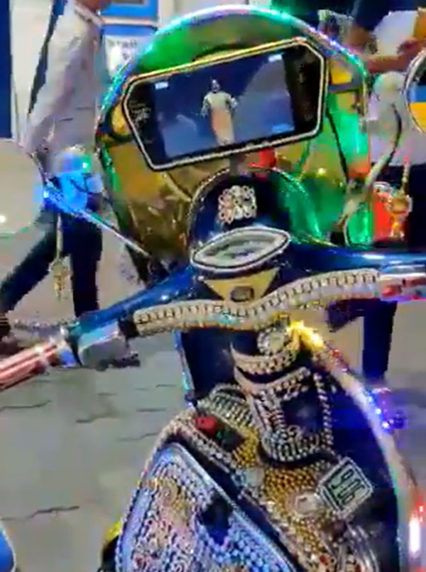 ಮ್ಯೂಸಿಕಲ್ ಸ್ಕೂಟರ್‌ನ ವಿಡಿಯೋ ಹಂಚಿಕೊಂಡು 