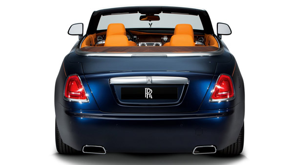 ಕಳ್ಳತನವಾಗಿದ್ದ ರೋಲ್ಸ್ ರಾಯ್ಸ್ ಐಷಾರಾಮಿ ಕಾರನ್ನು ಕೆಲವೇ ಗಂಟೆಗಳಲ್ಲಿ ಪತ್ತೆಹಚ್ಚಿದ ಮಾಲೀಕ ಕಳ್ಳತನವಾಗಿದ್ದ ರೋಲ್ಸ್ ರಾಯ್ಸ್ ಐಷಾರಾಮಿ ಕಾರನ್ನು ಕೆಲವೇ ಗಂಟೆಗಳಲ್ಲಿ ಪತ್ತೆಹಚ್ಚಿದ ಮಾಲೀಕ