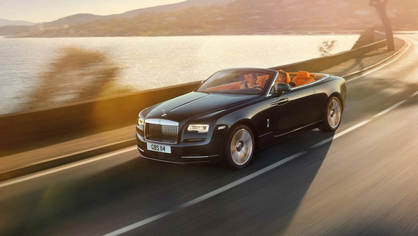 ಕಳ್ಳತನವಾಗಿದ್ದ ರೋಲ್ಸ್ ರಾಯ್ಸ್ ಐಷಾರಾಮಿ ಕಾರನ್ನು ಕೆಲವೇ ಗಂಟೆಗಳಲ್ಲಿ ಪತ್ತೆಹಚ್ಚಿದ ಮಾಲೀಕ ಕಳ್ಳತನವಾಗಿದ್ದ ರೋಲ್ಸ್ ರಾಯ್ಸ್ ಐಷಾರಾಮಿ ಕಾರನ್ನು ಕೆಲವೇ ಗಂಟೆಗಳಲ್ಲಿ ಪತ್ತೆಹಚ್ಚಿದ ಮಾಲೀಕ