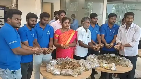 10 ರೂ. ನಾಣ್ಯಗಳಿಂದ 6 ಲಕ್ಷ ರೂ. ಮೌಲ್ಯದ ಕಾರು ಖರೀದಿಸಿದ ಯುವಕ: ಈತ ನೀಡಿದ ಕಾರಣ ಪ್ರಶಂಸನೀಯ! 