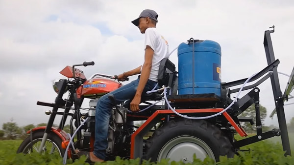 ಸಣ್ಣ ಕೃಷಿಕರಿಗಾಗಿ 'ಬುಲೆಟ್ ಟ್ರಾಕ್ಟರ್‌' ನಿರ್ಮಿಸಿದ ತ್ರಿಶೂಲ್ ಫಾರ್ಮ್ ಮಾಸ್ಟರ್