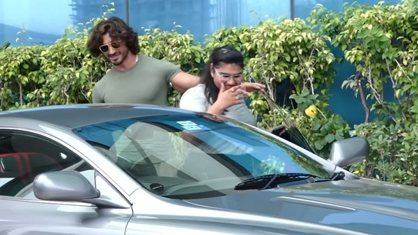 ದುಬಾರಿ ಸ್ಪೋರ್ಟ್ಸ್ ಕಾರಿನಲ್ಲಿ ಮಹಿಳಾ ಅಭಿಮಾನಿಯನ್ನು ರೈಡ್‌ಗೆ ಕರೆದೊಯ್ದ ಬಾಲಿವುಡ್ ನಟ