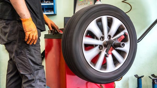  ಕಾರಿಗೆ ವೀಲ್ ಅಲೈನ್‌ಮೆಂಟ್ ಯಾವಾಗ ಮಾಡಬೇಕು: ಇದರಿಂದಾಗುವ ಪ್ರಯೋಜನಗಳೇನು? 