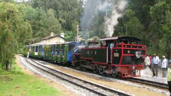 ರೈಲು ಚಾಲನೆಗೆ ಇಬ್ಬರು ಲೋಕೋ ಪೈಲಟ್‌ಗಳನ್ನು ಏಕೆ ನೇಮಿಸುತ್ತಾರೆ? ಇಲ್ಲಿದೆ ಇಂಟ್ರೆಸ್ಟಿಂಗ್ ಮಾಹಿತಿ 