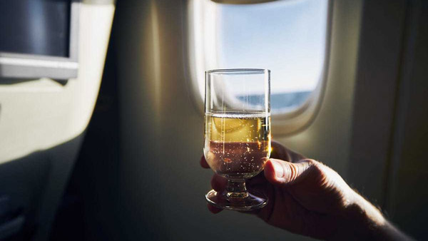 ವಿಮಾನದಲ್ಲಿ ಮೊದಲ ಪ್ರಯಾಣವೇ? ಹಾಗಾದ್ರೆ ಖಂಡಿತ ಈ ವಿಷಯಗಳನ್ನು ತಿಳಿದುಕೊಳ್ಳಿ 