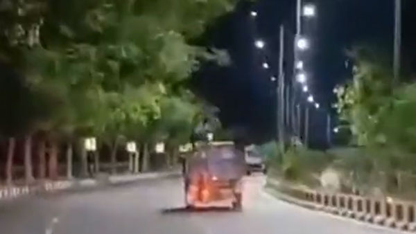  ಚಲಿಸುತ್ತಿರುವ ಟ್ರಕ್ ಮೇಲೆ ಶಕ್ತಿಮಾನ್‌ನಂತೆ ಸಾಹಸ: ಬಿದ್ದು ಕೈ-ಕಾಲು ಮುರಿದುಕೊಂಡ ವಿಡಿಯೋ ವೈರಲ್ 