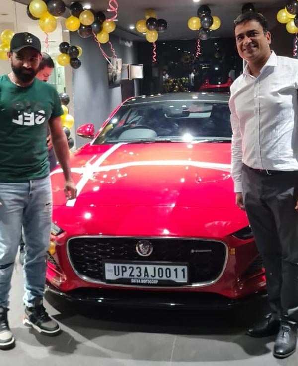 ದುಬಾರಿ ಬೆಲೆಯ ಐಷಾರಾಮಿ ಜಾಗ್ವಾರ್ ಸ್ಪೋರ್ಟ್ಸ್ ಕಾರು ಖರೀದಿಸಿದ ಕ್ರಿಕೆಟಿಗ ಮೊಹಮ್ಮದ್ ಶಮಿ