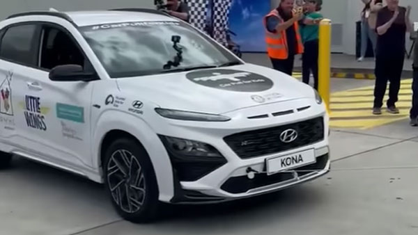 ಹಲ್ಲಿನಿಂದ ಬರೋಬ್ಬರಿ 5 ಕಾರುಗಳನ್ನು ಕಚ್ಚಿ ಎಳೆದು ವಿಶ್ವದಾಖಲೆ 