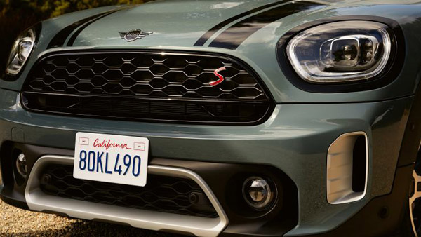 ಐಷಾರಾಮಿ ಮಿನಿ ಕಂಟ್ರಿಮ್ಯಾನ್ ಕಾರು ಖರೀದಿಸಿದ 'ಪಂಚಾಯತ್' ಖ್ಯಾತಿಯ ನಟ ಜಿತೇಂದ್ರ ಕುಮಾರ್