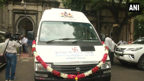 ಪ್ರಾಣಿಗಳಿಗೆ ಸ್ಥಳದಲ್ಲೇ ಚಿಕಿತ್ಸೆ ನೀಡುವ 82 'ಪಶು ಸಂಜೀವಿನಿ' ಆಂಬ್ಯುಲೆನ್ಸ್‌ಗಳಿಗೆ ನಾಳೆ ಚಾಲನೆ