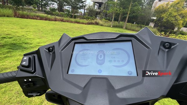 ಅಧಿಕ ಮೈಲೇಜ್, ಆಕರ್ಷಕ ವಿನ್ಯಾಸ ಹೊಂದಿರುವ ಸಿಂಪಲ್ ಒನ್ ಇವಿ ಸ್ಕೂಟರ್ ರಿವ್ಯೂ 