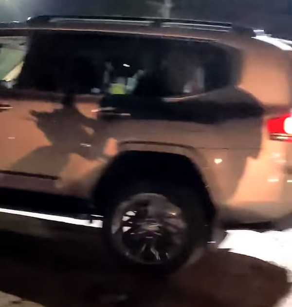 ಭಾರತದಲ್ಲಿ ಕಾಣಿಸಿಕೊಂಡ ಬಹುಬೇಡಿಕೆಯ ಟೊಯೊಟಾ ಲ್ಯಾಂಡ್ ಕ್ರೂಸರ್ ಎಸ್‍ಯುವಿ