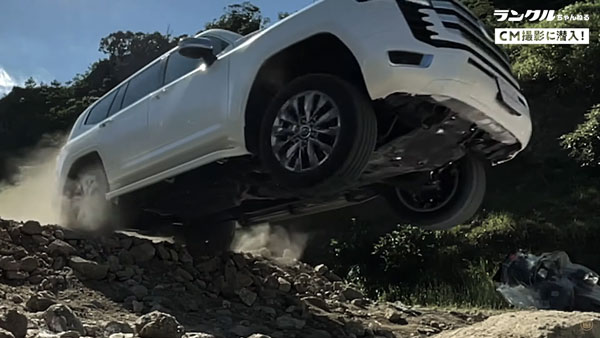 ಭಾರತದಲ್ಲಿ ಕಾಣಿಸಿಕೊಂಡ ಬಹುಬೇಡಿಕೆಯ ಟೊಯೊಟಾ ಲ್ಯಾಂಡ್ ಕ್ರೂಸರ್ ಎಸ್‍ಯುವಿ