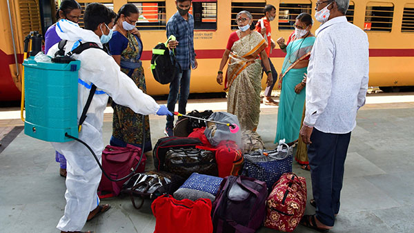 ರೈಲಿನಲ್ಲಿ ಸುರಕ್ಷಿತವಾಗಿ ಲಗೇಜ್ ಕೊಂಡೊಯ್ಯುವುದು ಹೇಗೆ? ಇಲ್ಲಿವೆ ಕೆಲವು ಪ್ರಮುಖ ಟಿಪ್ಸ್