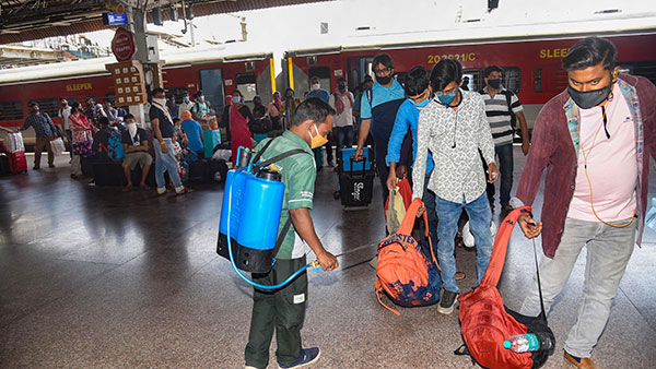 ರೈಲಿನಲ್ಲಿ ಸುರಕ್ಷಿತವಾಗಿ ಲಗೇಜ್ ಕೊಂಡೊಯ್ಯುವುದು ಹೇಗೆ? ಇಲ್ಲಿವೆ ಕೆಲವು ಪ್ರಮುಖ ಟಿಪ್ಸ್