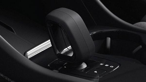 ಹೊಸ ವೊಲ್ವೊ ಎಕ್ಸ್‌ಸಿ40 ರೀಚಾರ್ಜ್ ಇವಿ ಕಾರು ಬಿಡುಗಡೆ