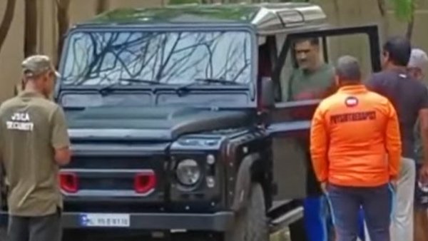 ಅಪರೂಪದ ವಿಂಟೇಜ್ ಕಾರ್ ಡ್ರೈವ್ ಮಾಡಿದ ಎಂಎಸ್ ಧೋನಿ