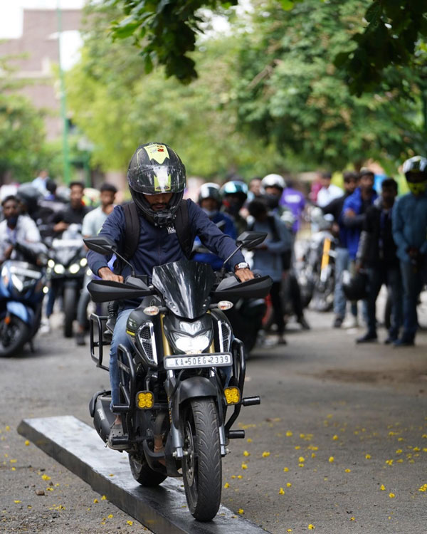 ಅಭಿಮಾನಿಗಳಿಗಾಗಿ ಬೆಂಗಳೂರಿನಲ್ಲಿ ಬ್ಲೂ ವೀಕೆಂಡ್ ಈವೆಂಟ್ ಆಯೋಜಿಸಿದ್ದ ಯಮಹಾ: ಹೈಲೆಟ್ಸ್ ಇಲ್ಲಿವೆ...