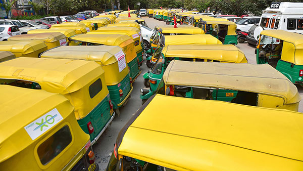 ಪ್ರತಿ ತಿಂಗಳ 17 ರಂದು ತನ್ನ ಪ್ರಯಾಣಿಕರಿಗೆ ಶೇ50 ರಿಯಾಯಿತಿ ನೀಡುತ್ತಿರುವ ಅಪ್ಪು ಅಭಿಮಾನಿ!