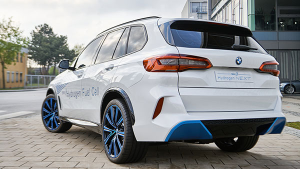 ಟೊಯೋಟಾ-BMW ಪಾಲುದಾರಿಕೆಯಲ್ಲಿ ತಯಾರಾಗಲಿದೆ 500 ಕಿ.ಮೀ ಮೈಲೇಜಿನ ಹೈಡ್ರೋಜನ್ ಕಾರು
