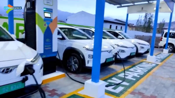 ಸೌರಶಕ್ತಿ ಚಾಲಿತ ಮೊದಲ ಇ ವಾಹನ ಚಾರ್ಜಿಂಗ್ ನಿಲ್ದಾಣ ಆರಂಭ