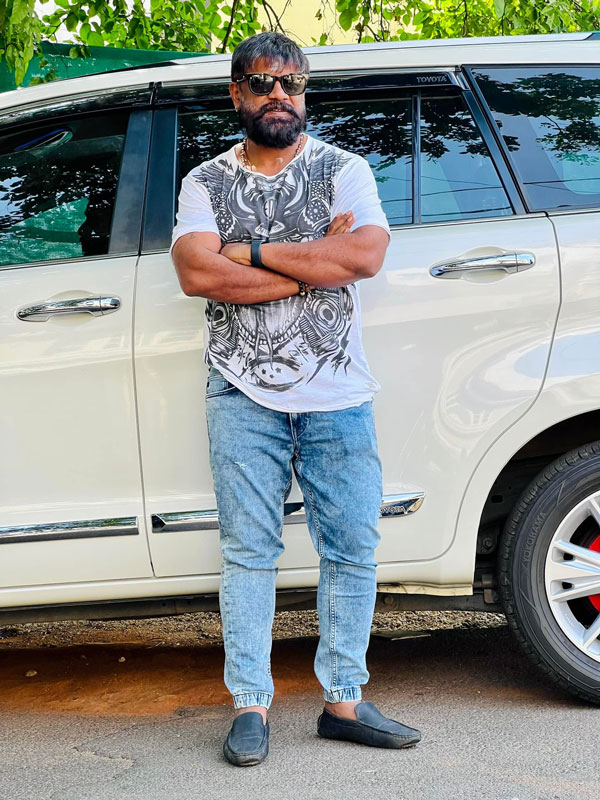 ಮಗಳ ಹುಟ್ಟುಹಬ್ಬಕ್ಕೆ ಮಹೀಂದ್ರಾ ಥಾರ್ ಗಿಫ್ಟ್ ಕೊಟ್ಟ ದುನಿಯಾ ವಿಜಯ್