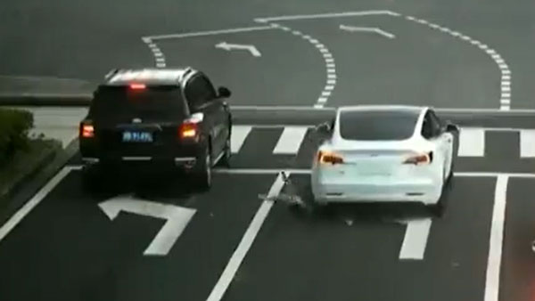 ಬೃಹತ್ ವಾಹನಗಳ ಬ್ಲೈಂಡ್ ಸ್ಪಾಟ್‌ ಬಗ್ಗೆ ತಿಳಿದುಕೊಳ್ಳಿ: ಇದೇ ಪರಿಸ್ಥಿತಿ ನಿಮಗೂ ಬರಬಹುದು! 