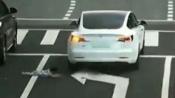 ಸಿಗ್ನಲ್‌ನಲ್ಲಿ ಮಗುವನ್ನು ಬೀಳಿಸಿಕೊಂಡು ಹಾಗೇಹೋದ ಚಾಲಕ: ಮಾನವೀಯತೆ ಮೆರೆದ ಸ್ಥಳೀಯರು