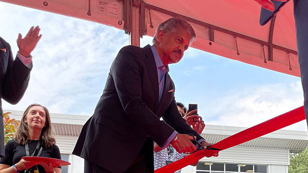 ಎಲೆಕ್ಟ್ರಿಕ್ ಕಾರುಗಳ ಬಿಡುಗಡೆಗಾಗಿ ಫೋಕ್ಸ್‌ವ್ಯಾಗನ್ ಜೊತೆಗೆ ಪಾಲುದಾರಿಕೆ ಪ್ರಕಟಿಸಿದ ಮಹೀಂದ್ರಾ