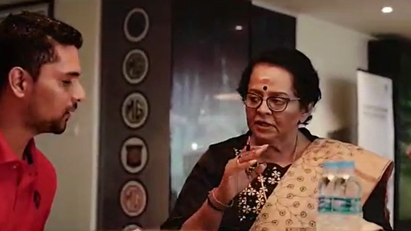 ಹೊಸ ಎಂಜಿ ಹೆಕ್ಟರ್ ಪ್ಲಸ್ ಎಸ್‍ಯುವಿ ಖರೀದಿಸಿದ ಸ್ಟಾರ್ ನಟನ ಅಮ್ಮ