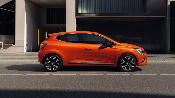 ಕಾರಿನಲ್ಲಿ ಪ್ರಜ್ಞೆತಪ್ಪಿದ ಚಾಲಕನನ್ನು ಯಾರ ಸಹಾಯವಿಲ್ಲದೇ 25 ಕಿ.ಮೀ ಹೊತ್ತೊಯ್ದ ರೆನಾಲ್ಟ್ ಕ್ಲಿಯೊ 