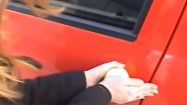 ಟೆನ್ನಿಸ್‌ ಬಾಲ್‌ನಿಂದ ಕಾರನ್ನು ಅನ್‌ಲಾಕ್ ಮಾಡಬಹುದೇ?: ವೈರಲ್ ವಿಡಿಯೋಗಳ ಹಿಂದಿನ ಅಸಲಿಯತ್ತೇನು?