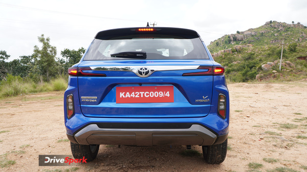 ಅತಿ ಹೆಚ್ಚು ಮೈಲೇಜ್ ಹೊಂದಿರುವ ಟೊಯೋಟಾ ಅರ್ಬನ್ ಕ್ರೂಸರ್ ಹೈರಿಡರ್‌ನ ಫಸ್ಟ್‌ ಡ್ರೈವ್ ರಿವ್ಯೂ 