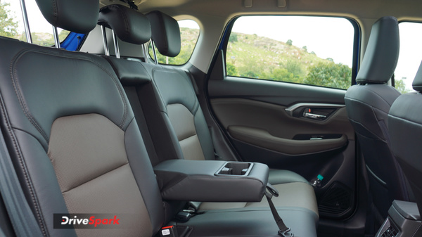 ಅತಿ ಹೆಚ್ಚು ಮೈಲೇಜ್ ಹೊಂದಿರುವ ಟೊಯೋಟಾ ಅರ್ಬನ್ ಕ್ರೂಸರ್ ಹೈರಿಡರ್‌ನ ಫಸ್ಟ್‌ ಡ್ರೈವ್ ರಿವ್ಯೂ 