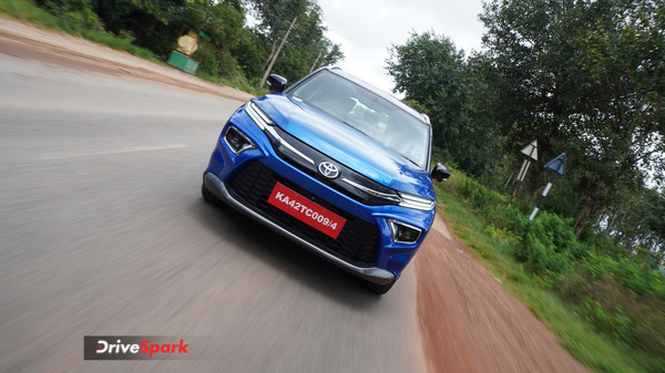 ಅತಿ ಹೆಚ್ಚು ಮೈಲೇಜ್ ಹೊಂದಿರುವ ಟೊಯೋಟಾ ಅರ್ಬನ್ ಕ್ರೂಸರ್ ಹೈರಿಡರ್‌ನ ಫಸ್ಟ್‌ ಡ್ರೈವ್ ರಿವ್ಯೂ 