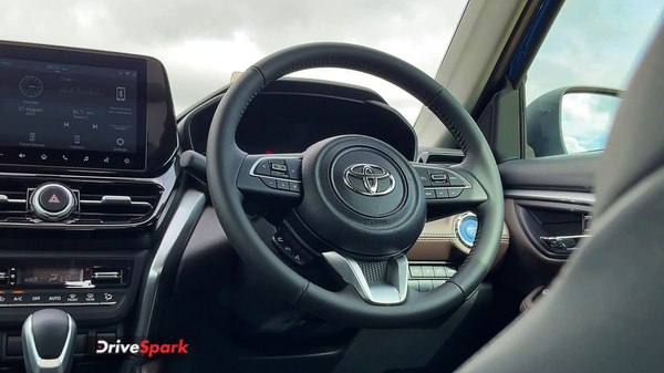 ಅತಿ ಹೆಚ್ಚು ಮೈಲೇಜ್ ಹೊಂದಿರುವ ಟೊಯೋಟಾ ಅರ್ಬನ್ ಕ್ರೂಸರ್ ಹೈರಿಡರ್‌ನ ಫಸ್ಟ್‌ ಡ್ರೈವ್ ರಿವ್ಯೂ 