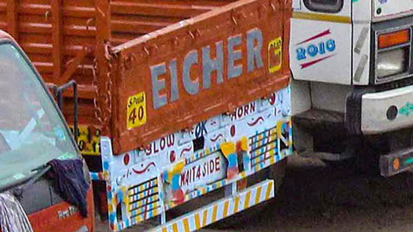 ಟ್ರಕ್‌ಗಳ ಹಿಂದೆ ಕಾಣುವ 'ಹಾರ್ನ್ ಓಕೆ ಪ್ಲೀಸ್' ಎಂದರೇನು? ಇದಕ್ಕಿದೆ ದಶಕಗಳ ಇತಿಹಾಸ! 