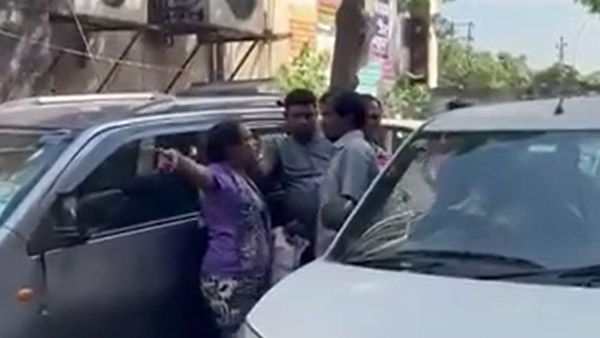 ಕಾರಿಗೆ ತಾಗಿದ ರಿಕ್ಷಾ: ತಪ್ಪೊಪ್ಪಿಕೊಂಡರು ಚಾಲಕನನ್ನು ಮನಬಂದಂತೆ ಥಳಿಸಿ ಜೈಲು ಸೇರಿದ ಮಹಿಳೆ