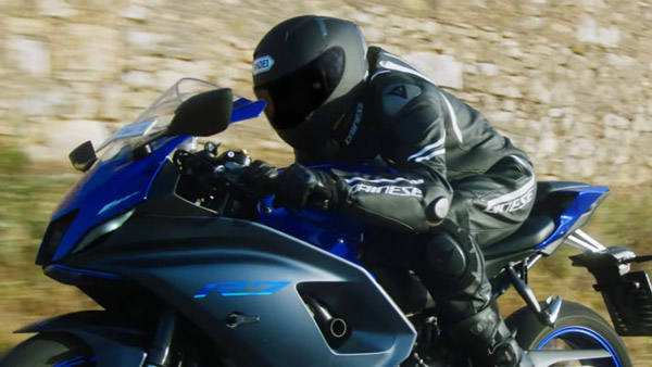 2022ರ ಯಮಹಾ ಆರ್7, ಎಂಟಿ-09 ಬೈಕ್‌ಗಳ ಟೀಸರ್ ಬಿಡುಗಡೆ