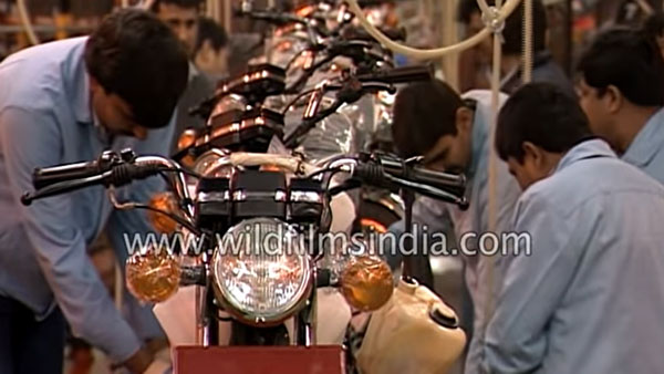 ಯುವಕರ ಹಾಟ್‌ಫೇವರೆಟ್ ಯಮಹಾ RX100 ಬೈಕ್ ನಿರ್ಮಾಣದ ಅಪರೂಪದ ವಿಡಿಯೋ
